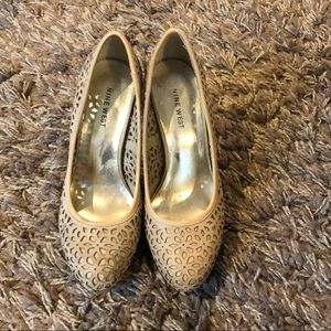 Nine West tan platform leather heels